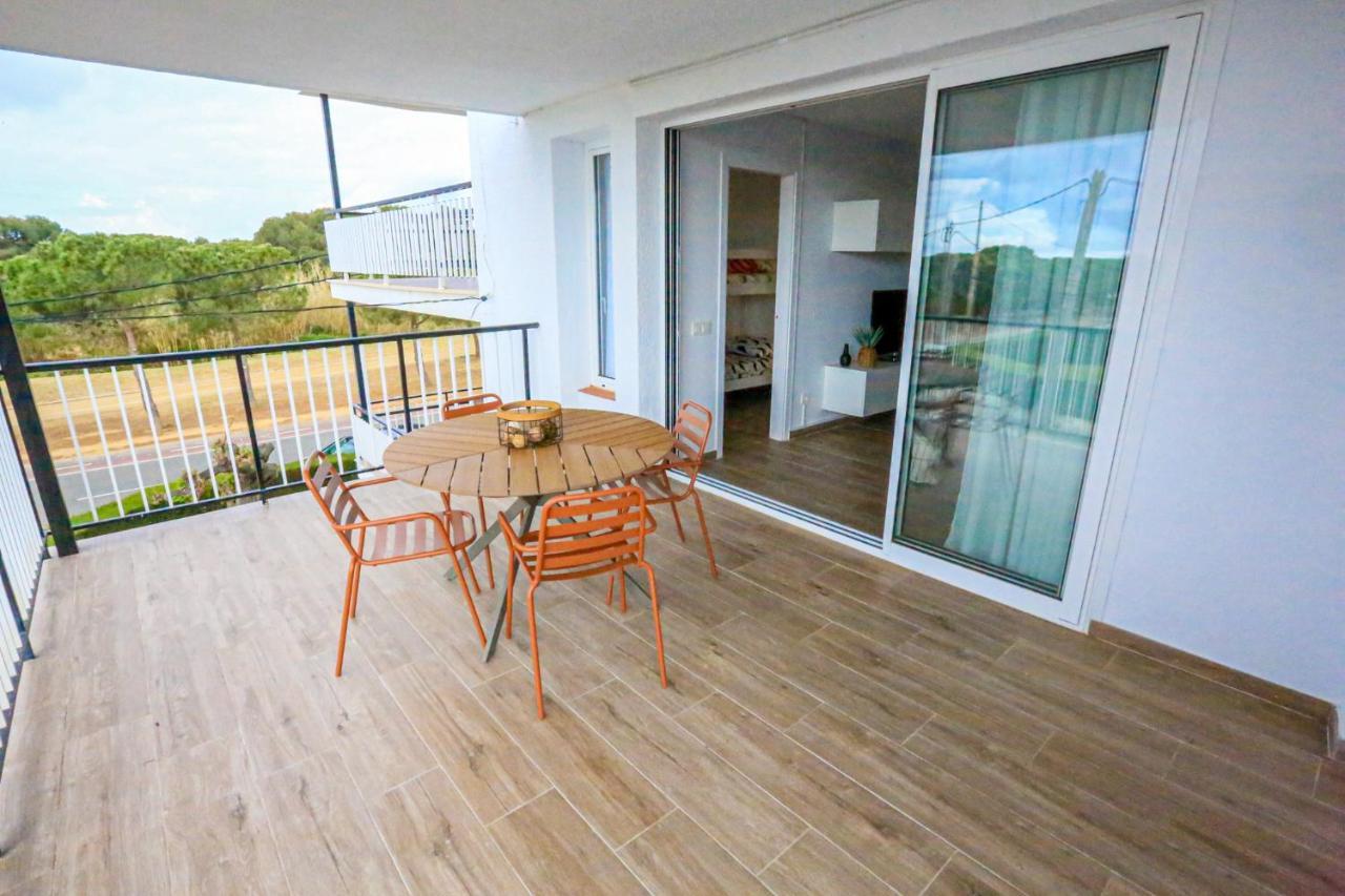 Rosa Dels Vents Only Families Apartment กัมบริลส์ ภายนอก รูปภาพ