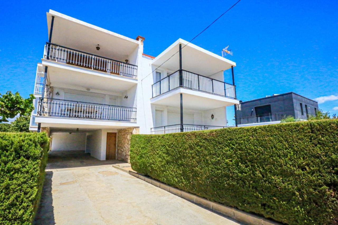 Rosa Dels Vents Only Families Apartment กัมบริลส์ ภายนอก รูปภาพ