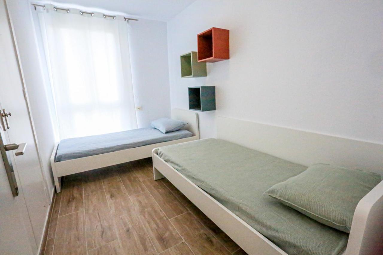 Rosa Dels Vents Only Families Apartment กัมบริลส์ ภายนอก รูปภาพ